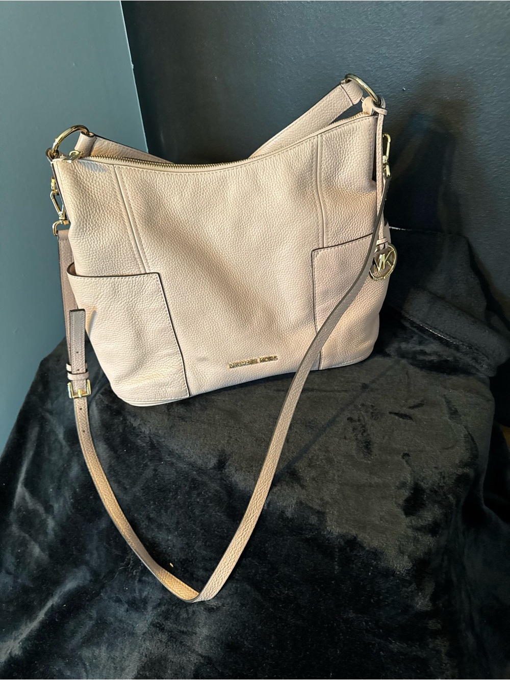 Michael Kors Pebbled Leather Shoulder Bag in Light pink